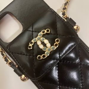 Chanel iPhone 13/13pro Case w| Strap
